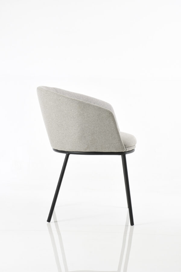 BM 595 - Image 3